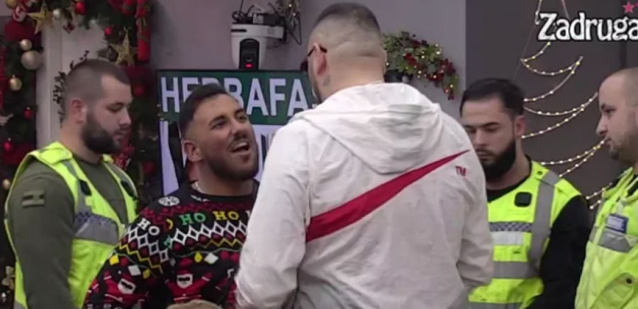 OBEZBEĐENJE SPREČILO TUČU Filip Car žestoko zaratio sa blizancima, oni mu ovako uzvratili, TRESE SE BELA KUĆA!