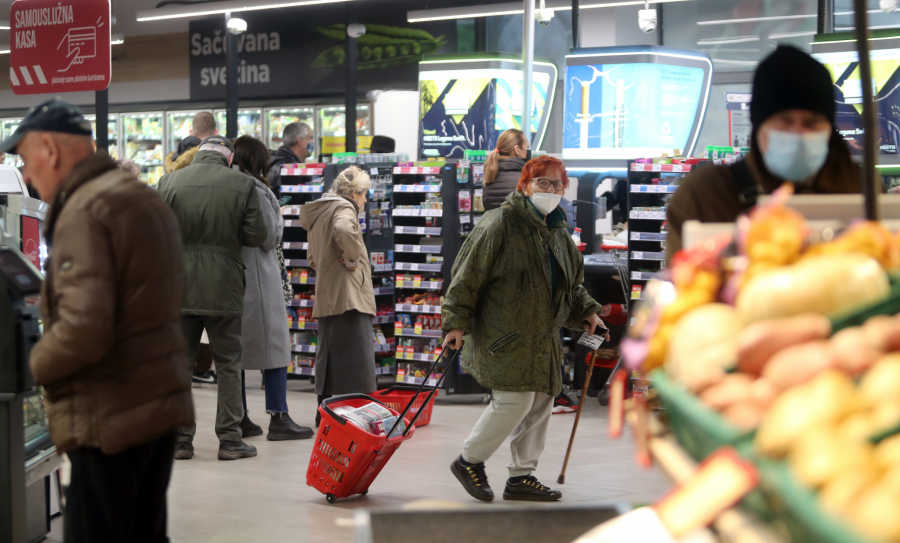 100 EVRIĆA ZA PEČENJE I RUSKU! Alo! istražuje koliko košta novogodišnja trpeza za četvoročlanu porodicu