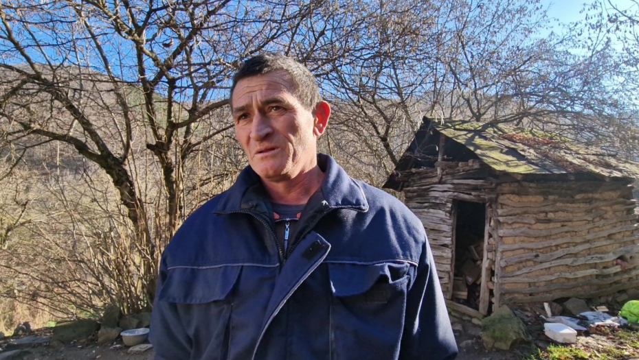 RAFALIMA SU TUKLI PO SRPSKIM KUĆAMA! Ekskluzivno Alo! u Zubinom Potoku blizu baze ROSU specijalaca gde je u nedelju pucano na goloruk narod