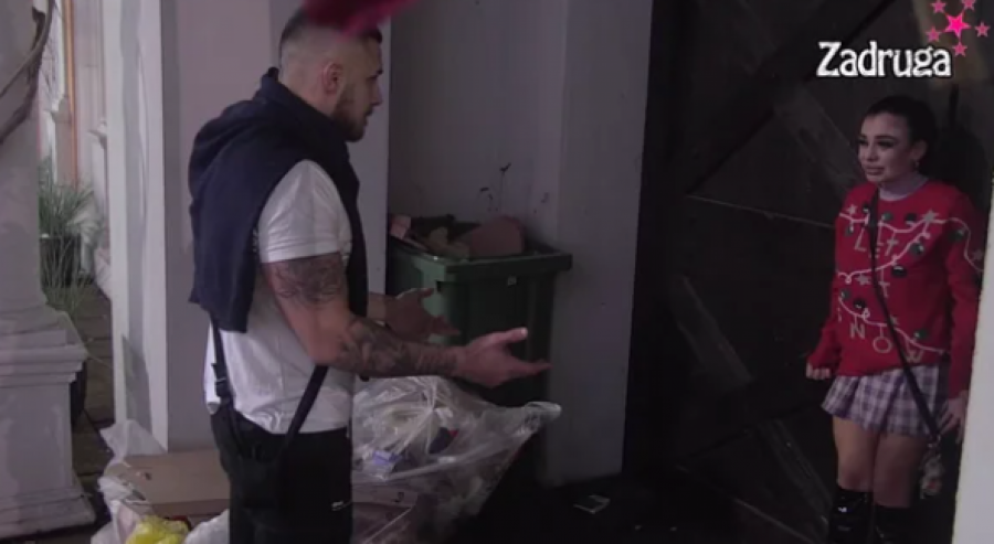 JECAJI U URLICI ODZVANJAJU ZADRUGOM Sanja Grujić doživela nervni slom, MARKA MOLI SAMO ZA JEDNO!