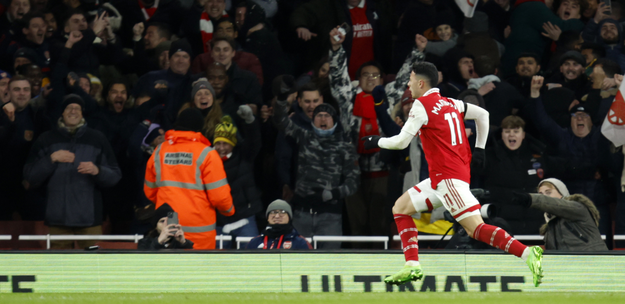 "TOBDŽIJE" NISU ZABORAVILE DA IGRAJU FUDBAL Arsenal preokretom slavio u derbiju Londona i nastavio juriš ka tituli