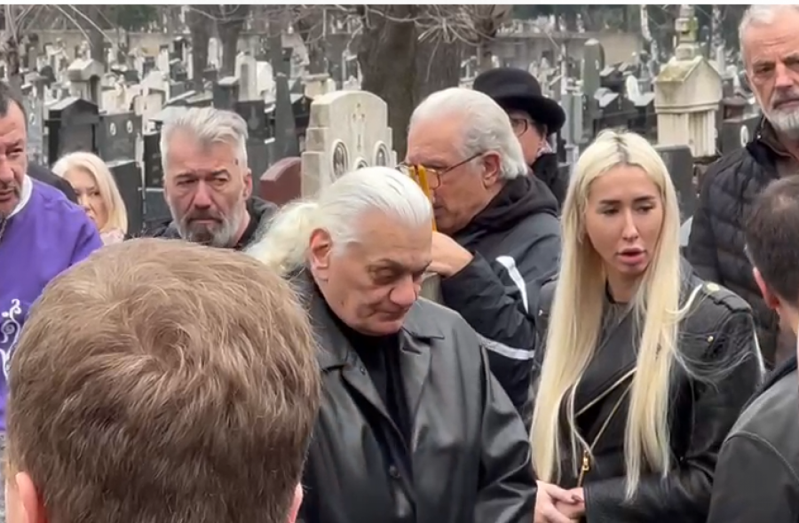 SAHRANJEN MILAN LAĆA RADULOVIĆ Večno počiva pored majke i brata! Futa nad grobom sina briše suzne TUGA I JECAJI PORODICE I PRIJATELJA(FOTO/VIDEO)