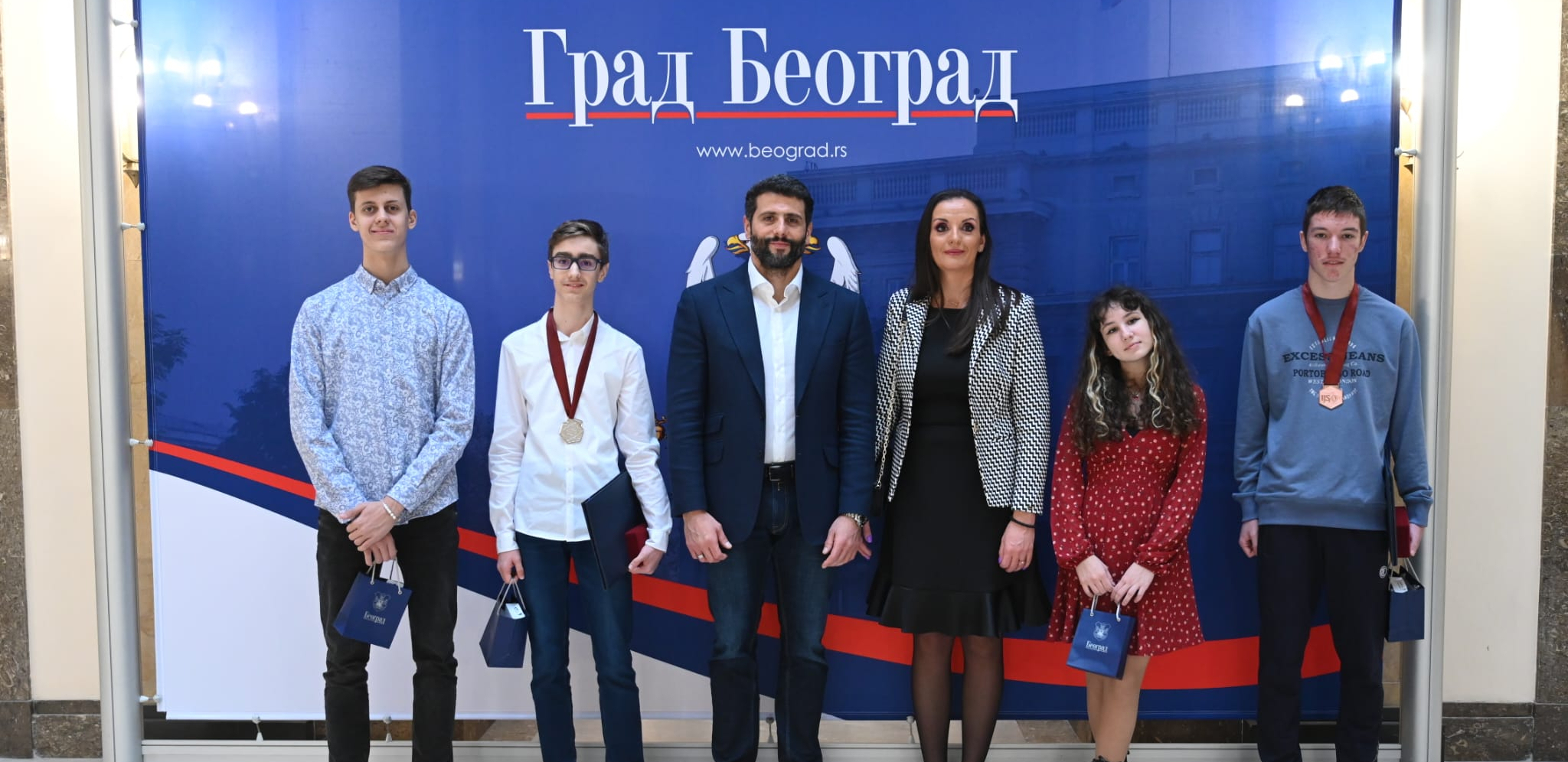 ŠAPIĆ: Grad će nastaviti da pomaže mladim ljudima u naučnom radu