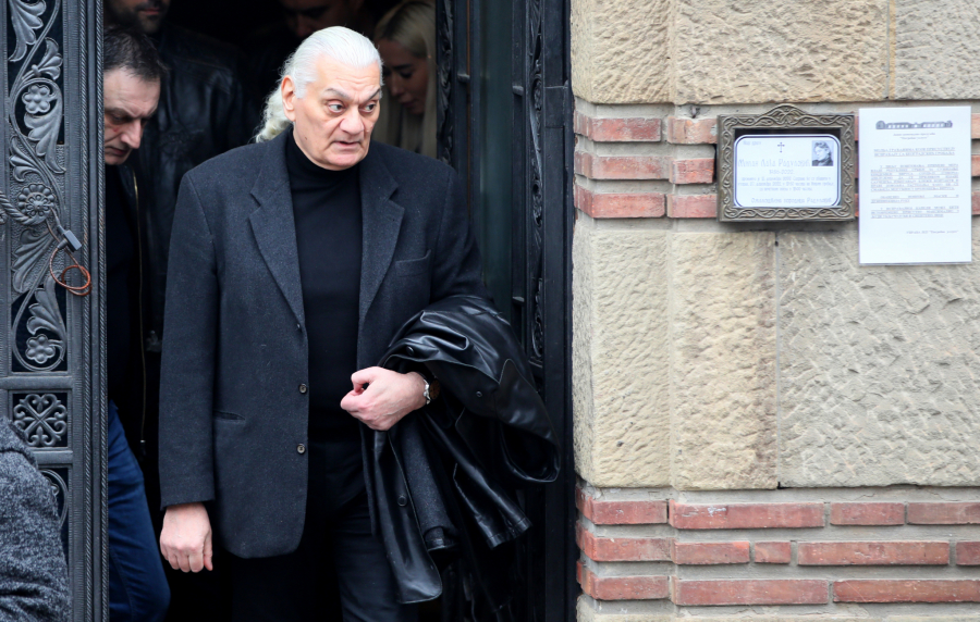 NEUTEŠNI OTAC, BAKA I DEKA Laća je otišao da s majkom i bratom nađe mir: TUGA