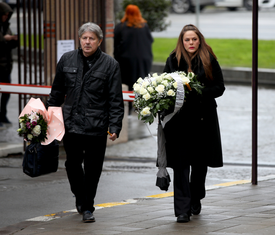NEUTEŠNI OTAC, BAKA I DEKA Laća je otišao da s majkom i bratom nađe mir: TUGA