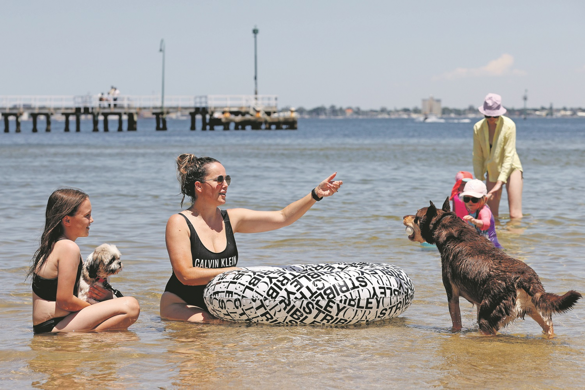 AMERI UMIRU OD ZIME, AUSTRALIJANCI PADAJU OD VRUĆINE! Zimske i letnje 