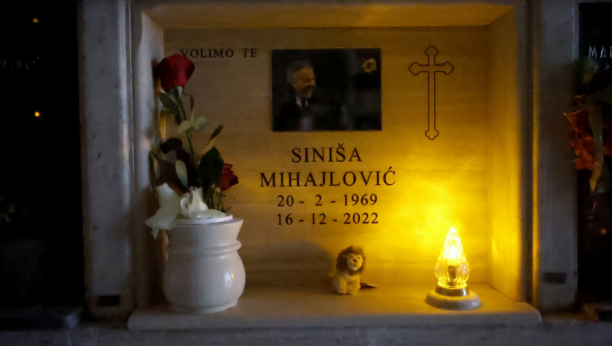 MIHINI NAJBLIŽI SE OKUPILI U RIMU Beba Siniša je u centru pažnje (FOTO)