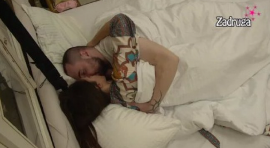 VEĆ KRENULA DA PRAVI SCENE Anđela ljubomoriše Zvezdanu: Je l' ti se svidela neka?