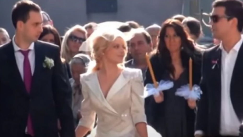 IMAM SVOJ SVET, I TO NE DAM Nakon glasina da je trudna sa svojim kumom, ANĐELKA SE PRVI PJUT OGLASILA