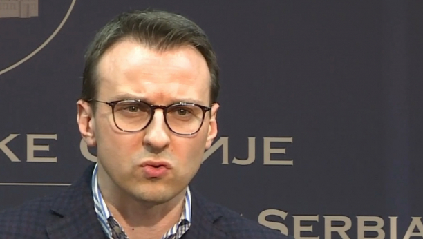 PETKOVIĆ: U 19 časova predsednik Vučić helikopterom kreće u pravcu administrativne linije (VIDEO)