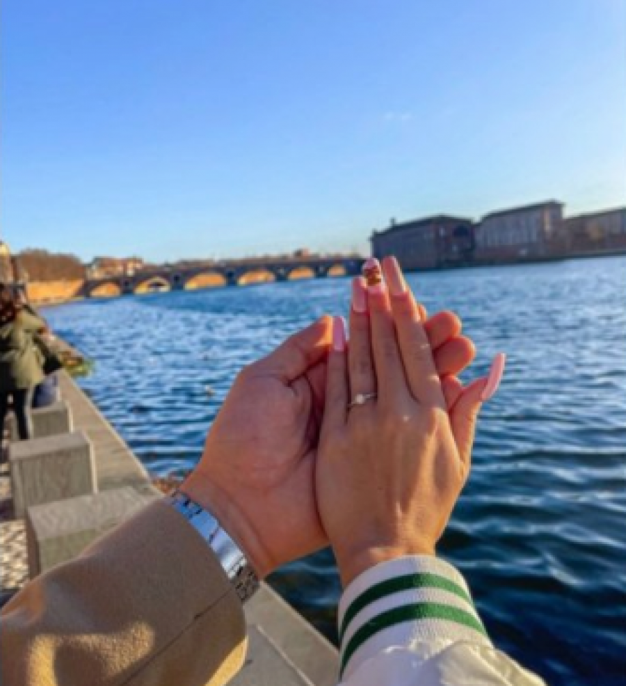 BIVŠA ZADRUGARKA SE UDAJE Isplivali svi detalji veridbe, blista od sreće