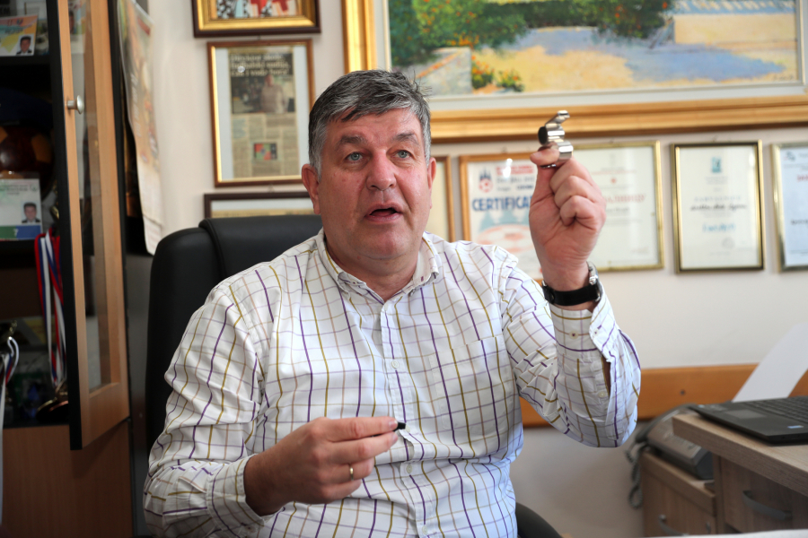 JEDNOSTAVNO, BRILJIRA Voljeni profesor, TV zvezda, kompozitor... otvorio dušu za Alo! i poručio: NIKAD GEPEKOVAN!