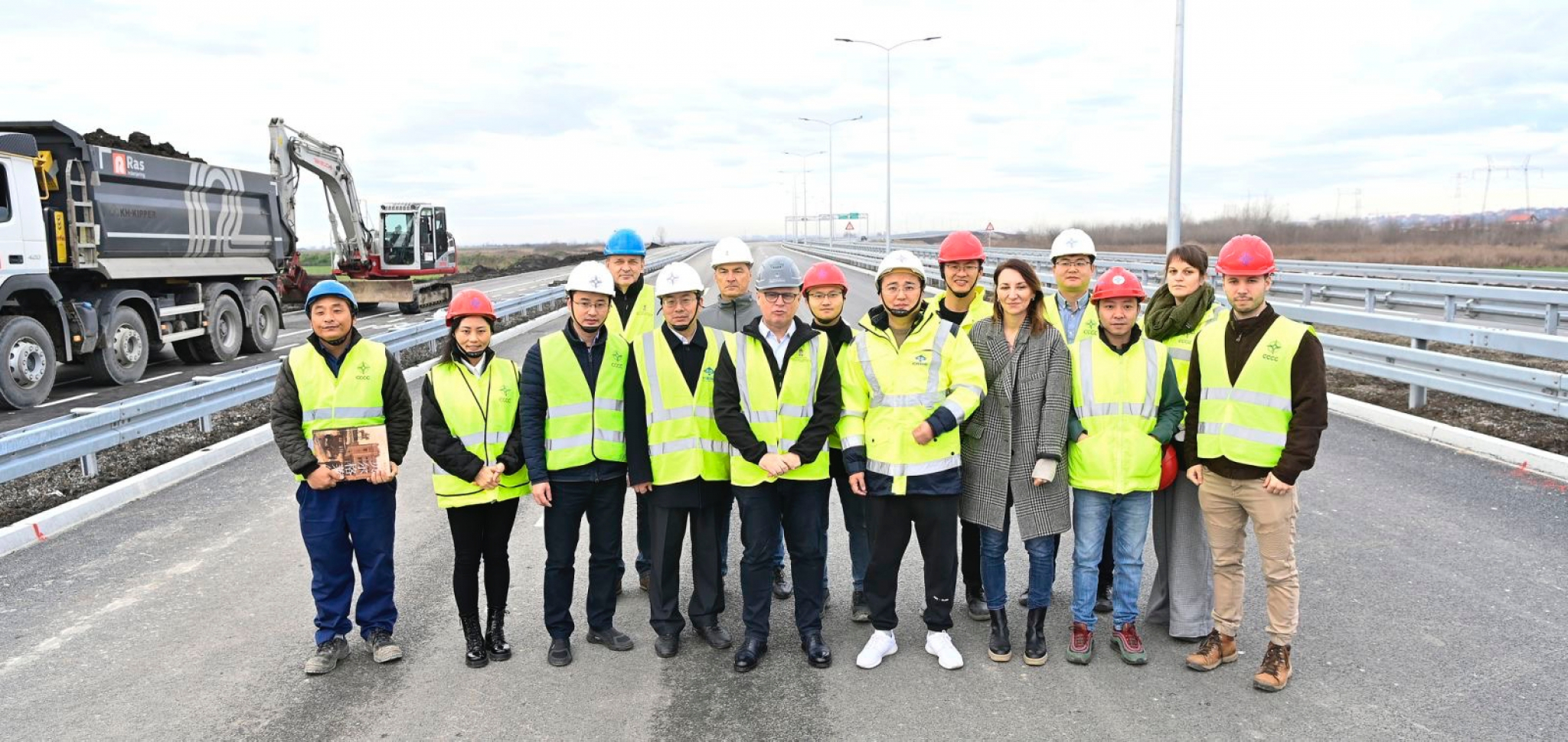 MINISTAR VESIĆ DONEO DORUČAK RADNICIMA Već od marta brže do autoputa Miloš Veliki iz Surčina