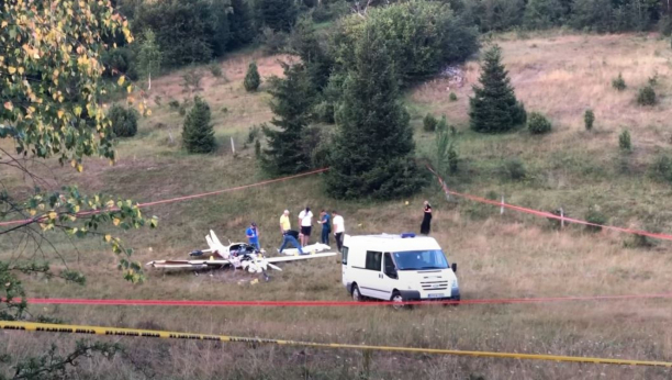 NA MESTU PADA OSTAO MANJI KRATER, KRHOTINE STAKLA... Završen uviđaj avionske nesreće u Prijedoru