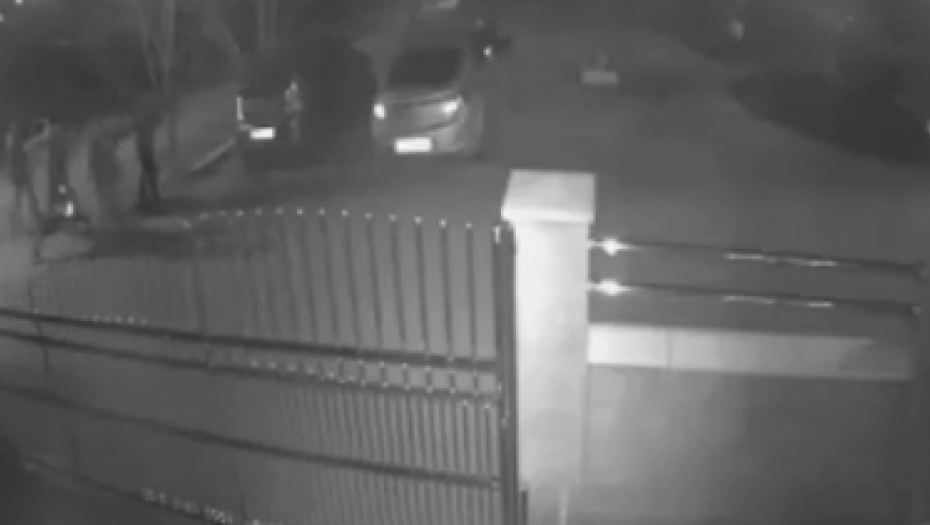 STANKO 16 JE BRANIO IGRALIŠTE PA DOBIO BATINE.  Tinejdzera sa Zvezdare obišao predsednik opštine