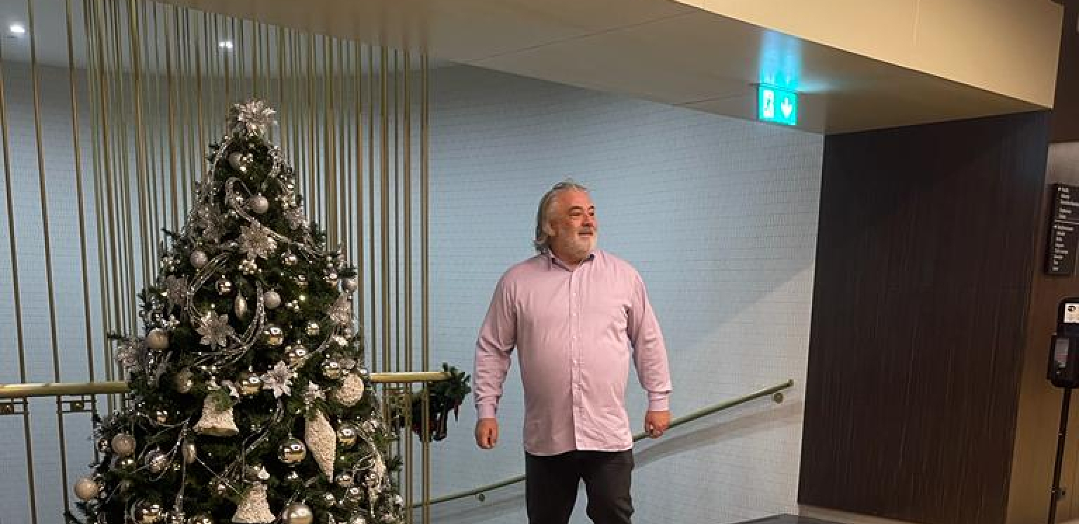 STIGAO I BOBA ŽIVOJINOVIĆ: Došao sam da ispoštujem snajku, posle idem na ženin nastup (FOTO)