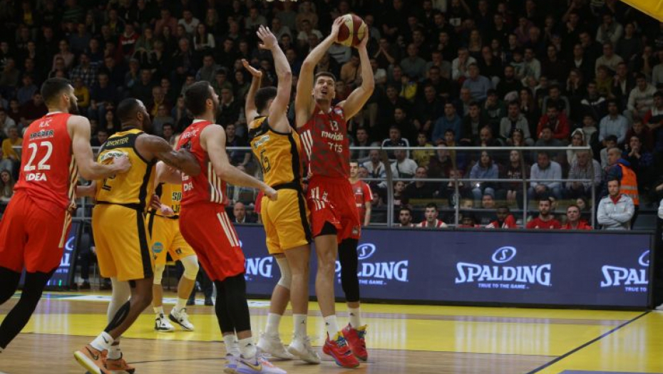 DESETKOVANA ZVEZDA POBEDOM OTVORILA 2023. GODINU Crveno-beli u drugom poluvremenu slomili otpor Splita