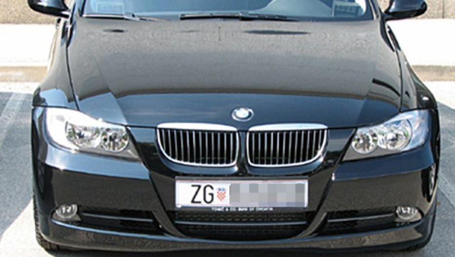 HRVAT IZ ZAGREBA DOČEKAO NOVU GODINU U SRBIJI Kad je svanulo zatrekao ovaj natpis na haubi automobila