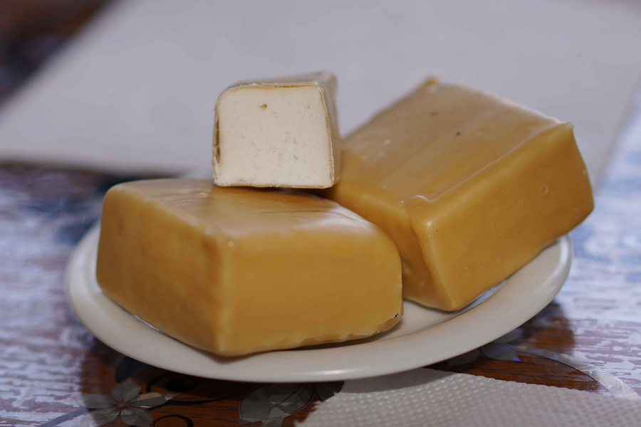 UŠATI GENIJALCI Ljubiša Popović, uz pomoć sestrića Dragiše Tilića, u Bobovu kod Svilajnca gaji 25 dugouhih ljubimaca: Glup je ko misli da su magarci glupi! (VIDEO)