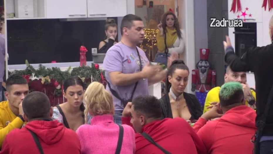 NA STUBU SRAMA Bebicu osuđen od strane zadrugara jer nijednom nije pozdravio decu, pokušava da se opere