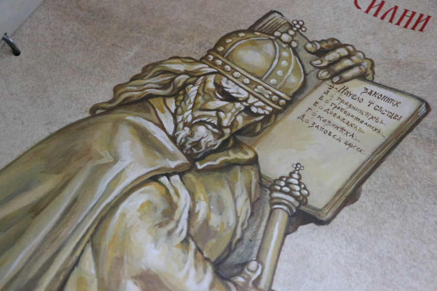 TRADICIJA Zaljubljenik u srpsku istoriju podigao jedinstveni muzej Krstovgrad: Viteška trpeza, zlatne kašike i kruna Nemanjića