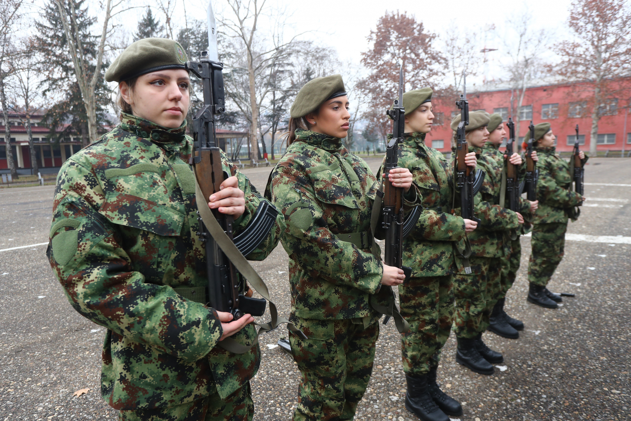 EKSKLUZIVNO Alo! sa momcima i devojkama koji su na dobrovoljnom služenju vojnog roka - Poziv otadžbine se ne odbija!