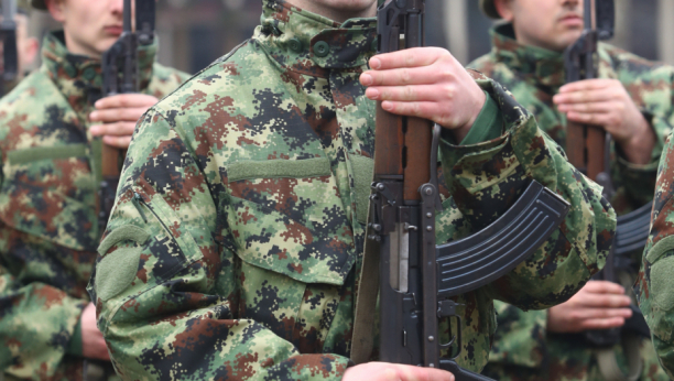 TRUPE U KOPNENOJ ZONI BEZBEDNOSTI SU NA NOGAMA Vojska Srbije biće spremna, krenuli su u akciju