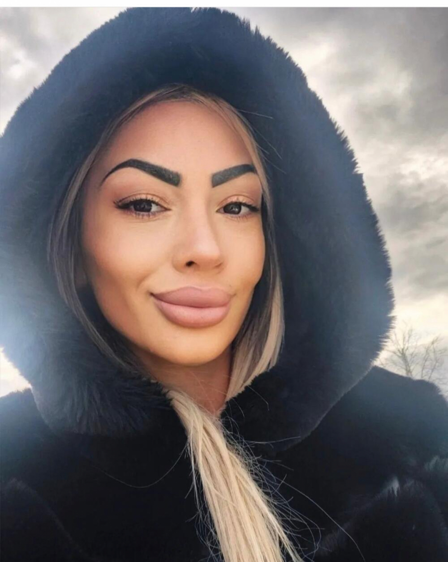 ŠOK! NAŠA PEVAČICA UHAPŠENA ZBOG PROSTITUCIJE? Intimni odnos dogovorila u hotelu, policija je uhvatila na delu, ovo su svi detalji