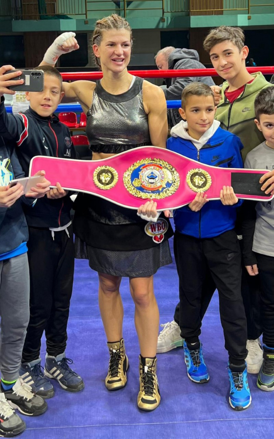 SRBIJA JE PONOSNA Jelena Janićijević nova WBO šampionka Evrope u poluvelter kategoriji
