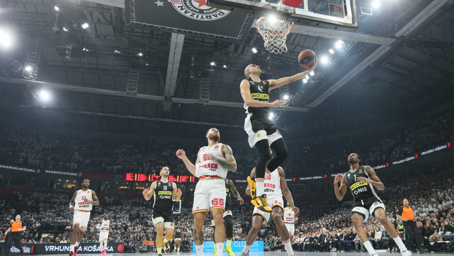 RAPSODIJA PARTIZANA U KRCATOJ "ARENI", PUKLA NOVA "STOTKA" Crno-beli brutalnom četvrtom četvrtinom razbili Monako i nastavili seriju pobeda