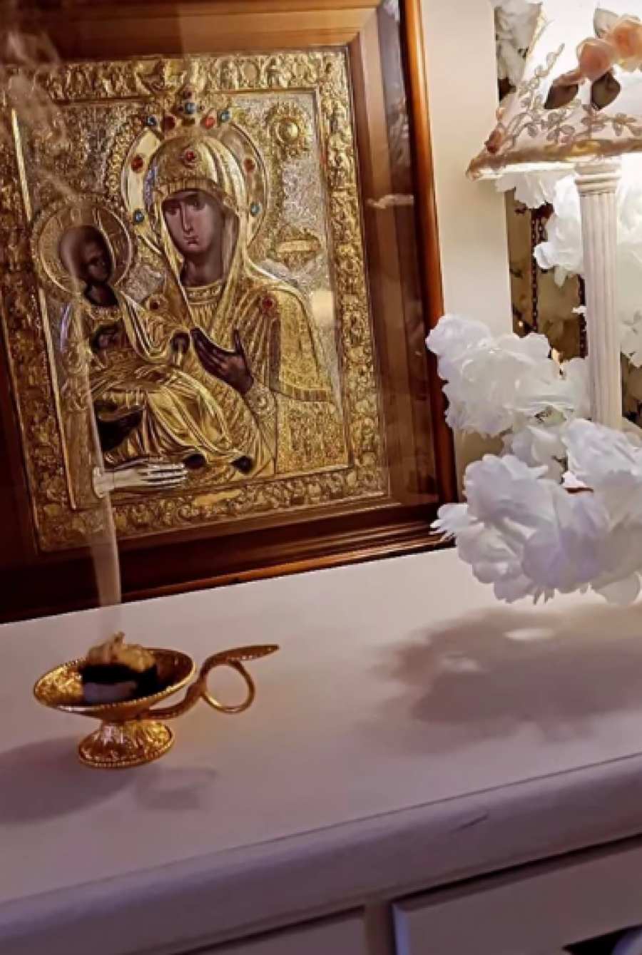 PRAVA PRAZNIČNA ČAROLIJA Dom Lidije Vukićević kao iz bajke, glumica pokazala svoju oazu mira (FOTO)