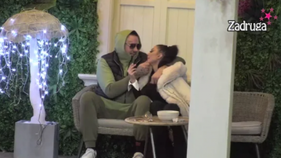 SVE BLIŽE POMIRENJU Maja i Car ne čase časa, zaigrali se za vreme reklama, pao i poljubac