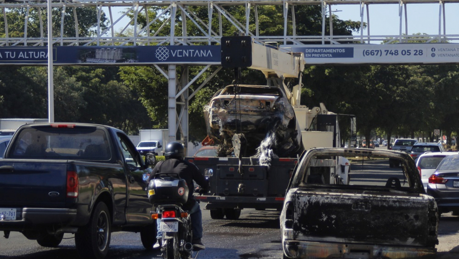 TOTALNI RAT U MEKSIKU! Cela zemlja u plamenu, vojska na ulicama, dirnuli su u osinje gnezdo! (FOTO)