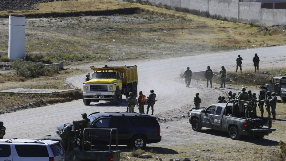 TOTALNI RAT U MEKSIKU! Cela zemlja u plamenu, vojska na ulicama, dirnuli su u osinje gnezdo! (FOTO)
