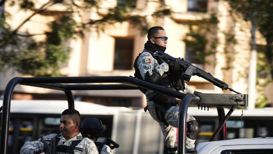 TOTALNI RAT U MEKSIKU! Cela zemlja u plamenu, vojska na ulicama, dirnuli su u osinje gnezdo! (FOTO)