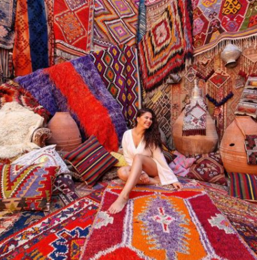 NAŠA GLUMICA ZA BOŽIĆ NA KOSOVU Rešila da progovori otvoreno o svemu, a evo i kakvi su im običaji!