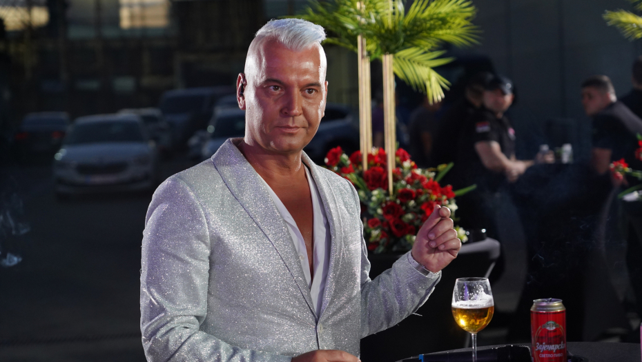 U OVOM LUKSUZU ŽIVI MILAN MILOŠEVIĆ Antikviteti neprocenjive vrednosti svuda, uložio ŠOK SUMU U KUĆU! (FOTO)