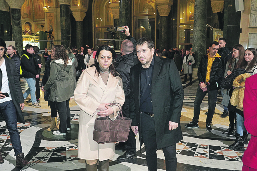 HRISTOS SE RODI Predstavnici srpske javne scene Božić dočekali u Hramu Svetog Save