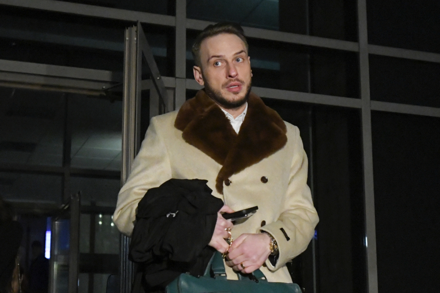 HAPŠENJE ENDRUA TEJTA, JEDNOG OD NAJVEĆIH ŽENOMRZACA Rumunske vlasti zaplenile još četiri luksuzna automobila! (FOTO)