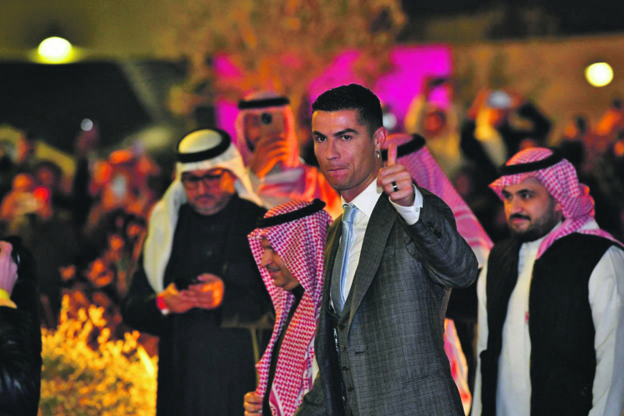 KRALJEVSKA RASKOŠ Ronaldo i Georgina zauzeli 17 soba, PLAĆAJU MESEČNO 280.000 EVRA!