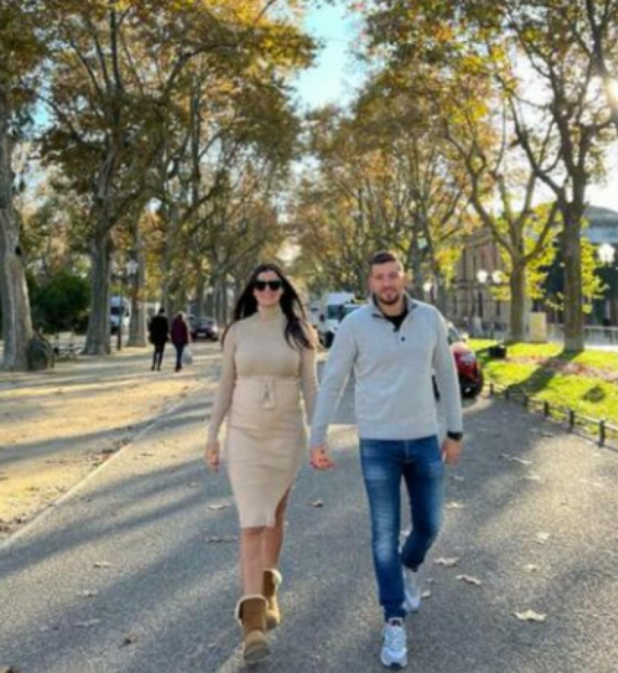 SESTRA MILICE DABOVIĆ UŽIVA U BRAKU SA VATERPOLISTOM Srećan par objavio fotografiju Ane Dabović u podmakloj trudnoći