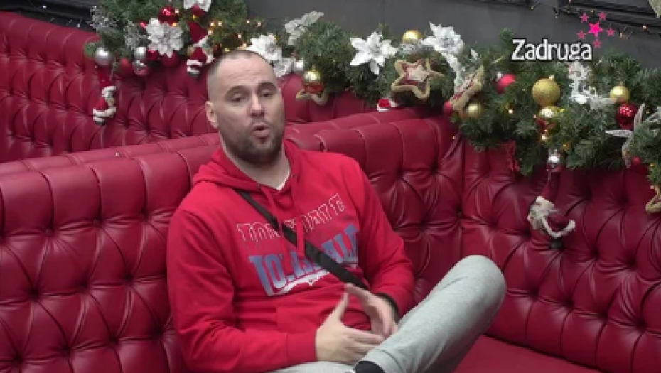 RASKRINKAN ZVEZDAN SLAVNIĆ Sve vreme igra rijaliti i koristi Anđelu, iza njenih leđa muva druge devojke!