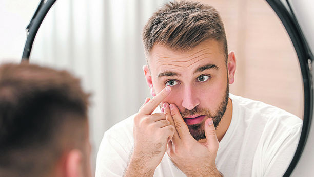 DOKTOR JE ZNAO ČIM JE POGLEDAO! Simptom smrtonosne bolesti se vidi u očima