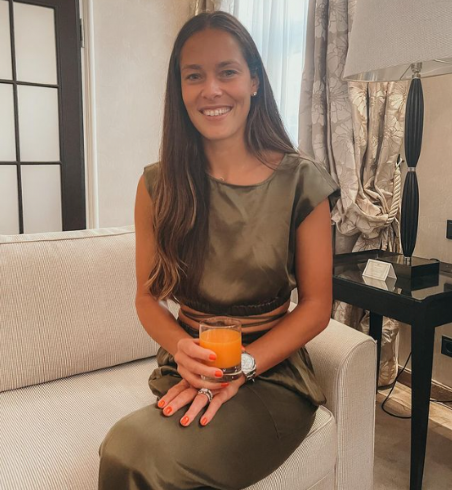 NEĆETE VEROVATI U KAKVOM LUKSUZU ŽIVI ANA IVANOVIĆ Njena oaza mira odiše skupoćom, poseduje čak teniski i fudbalski teren, teretanu... (FOTO)