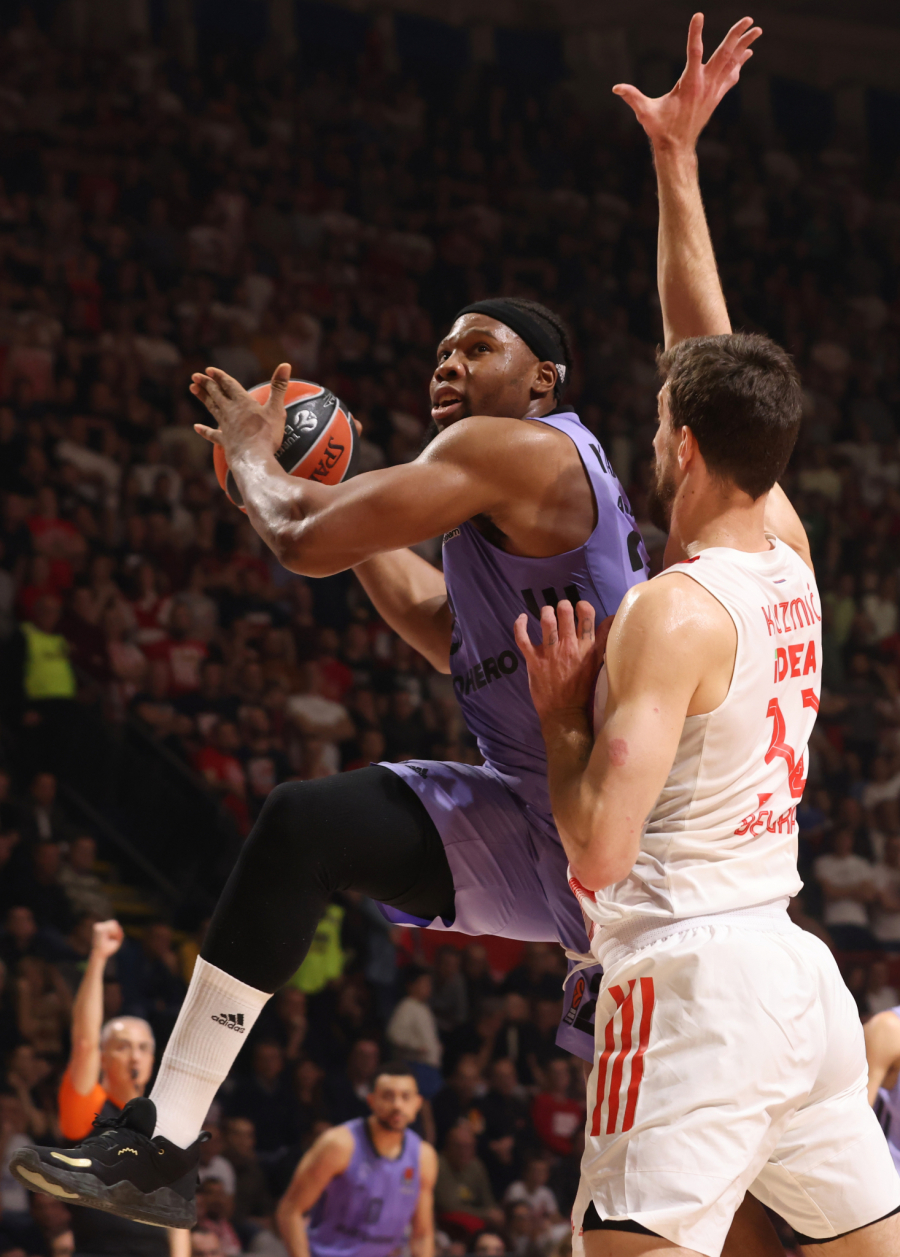 BORILA SE ZVEZDA, ALI REAL POKAZAO SNAGU Crveno-beli se držali do poslednje deonice, a onda Madriđani dodali gas za ubedljivu pobedu u grotlu 