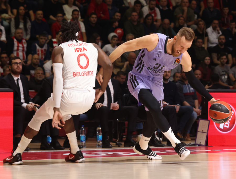 BORILA SE ZVEZDA, ALI REAL POKAZAO SNAGU Crveno-beli se držali do poslednje deonice, a onda Madriđani dodali gas za ubedljivu pobedu u grotlu 