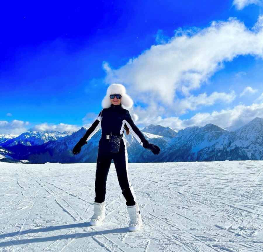 ZIMSKA IDILA Ana Sević uživa na skijanju u Italiji