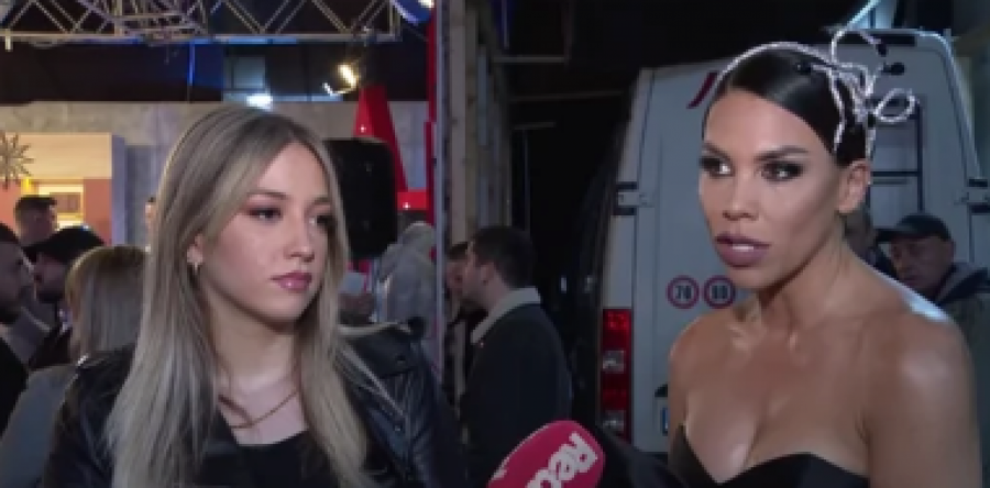 POKAZALA NASLEDNICU! Kaja Ostojić prvi put pred kamerama sa ćerkom Nikolinom IZGLEDAJU KAO SESTRE (FOTO)