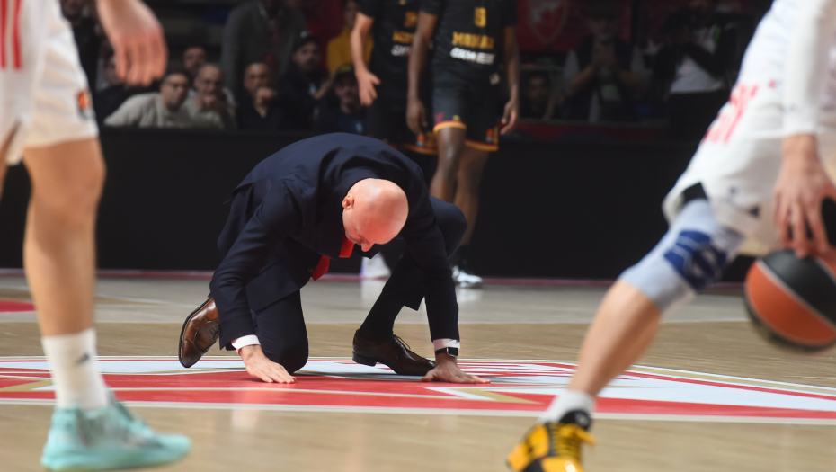 OBRADOVIĆ OTVORIO DUŠU Evo zašto je poljubio grb Zvezde (VIDEO)