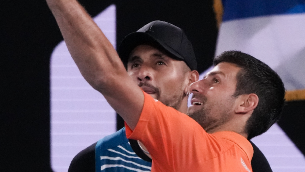 MOĆNO! O ovom "selfiju" Đokovića i Kirjosa priča svet tenisa (FOTO)